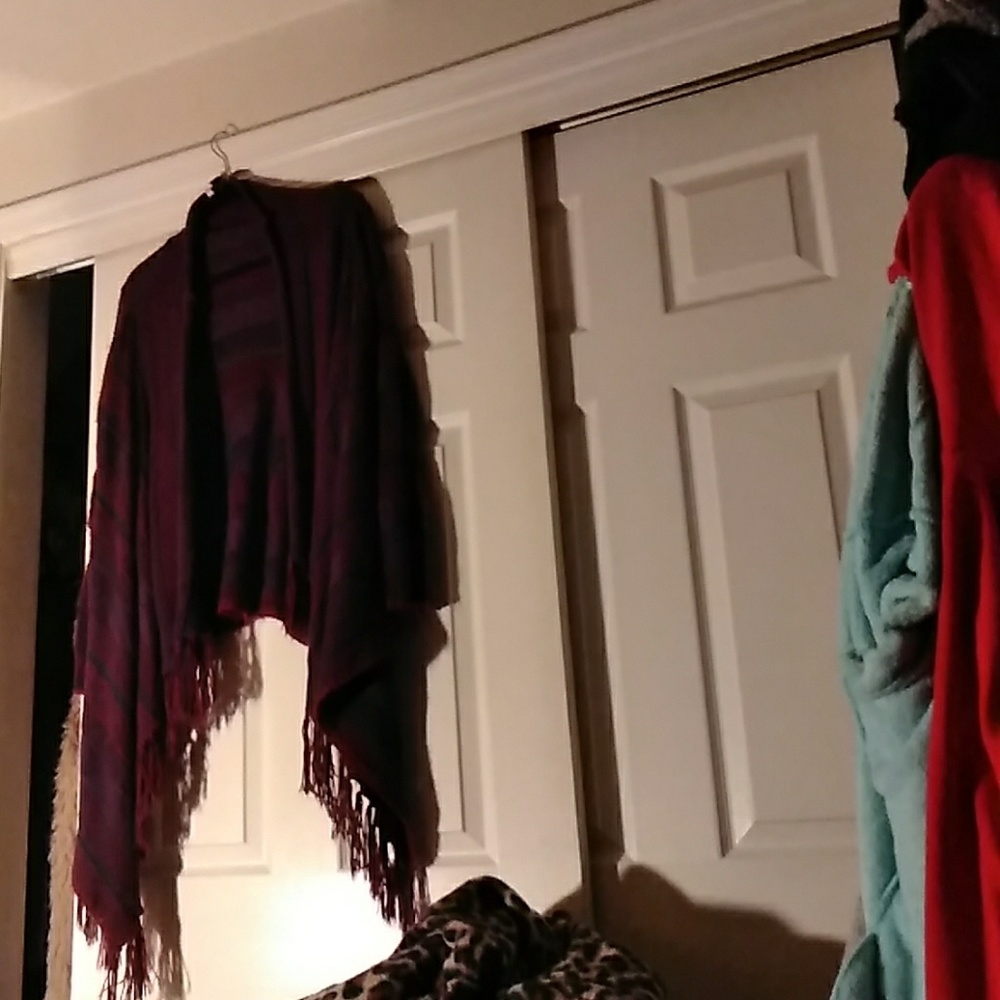 Sleeved shawl